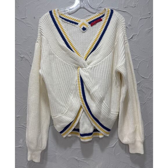 Signature Sweaters - Signature Vintage Brand Cable knit V-Neck Pullover Sweater Women's - Size: Small